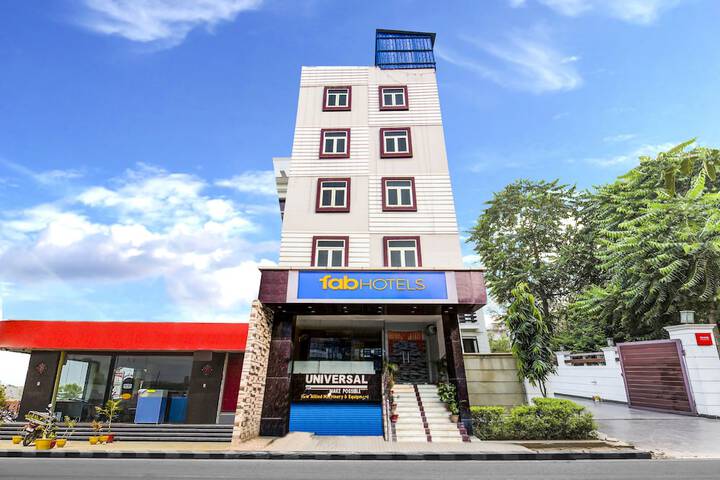 Fabhotel Grand Sheela