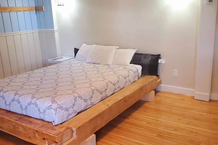 Room 22 of 102