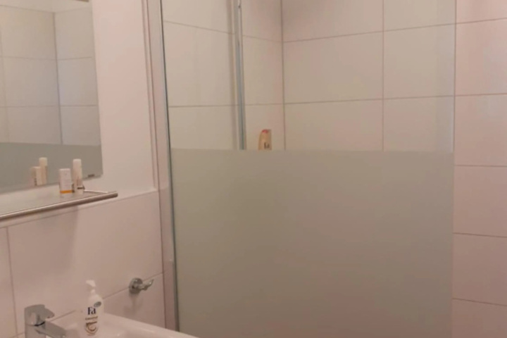 Room 8 of 9