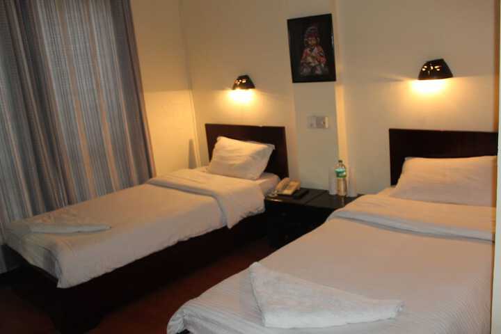 Room 33 of 73