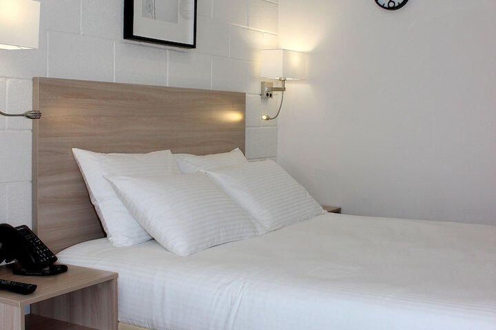 Room 4 of 35