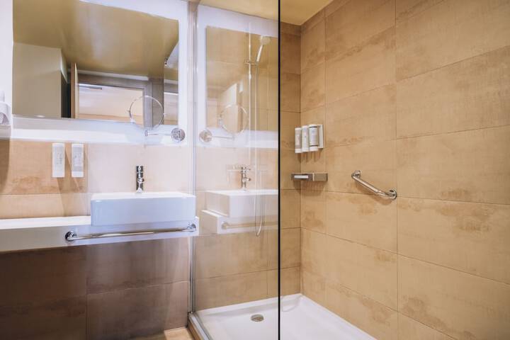 Clean Restrooms