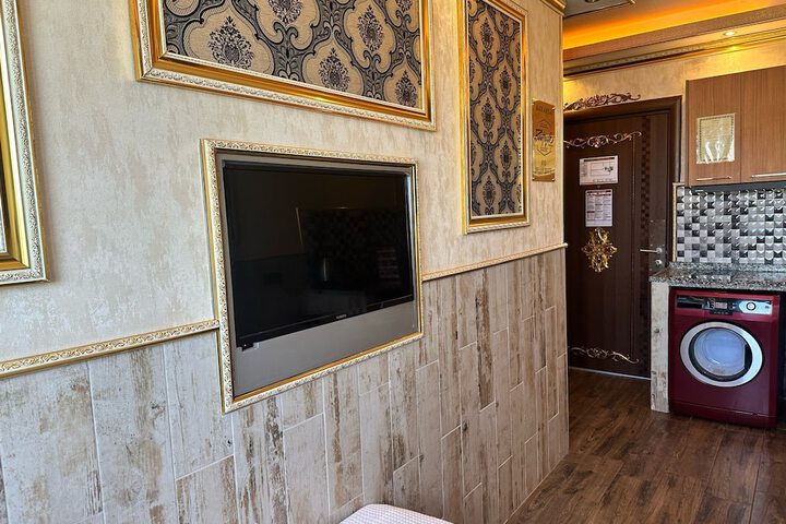 Room 15 of 170