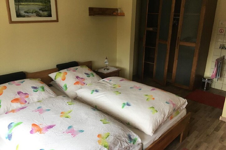 Room 10 of 12