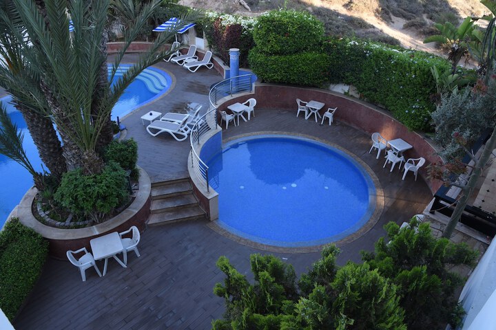 Hotel with Pool