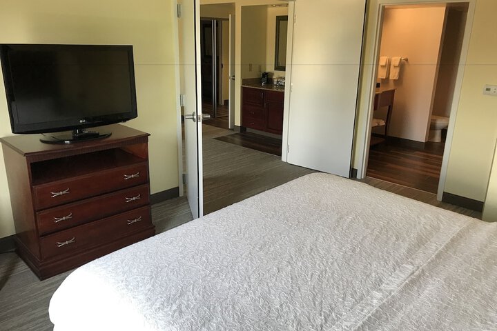 Room 25 of 121