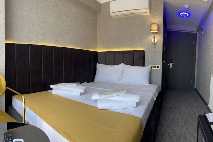 Room 12 of 49