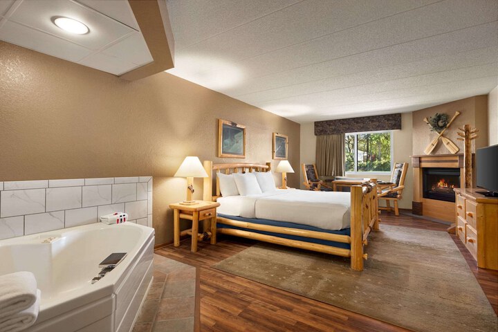 1 King Bed (9 of 22)