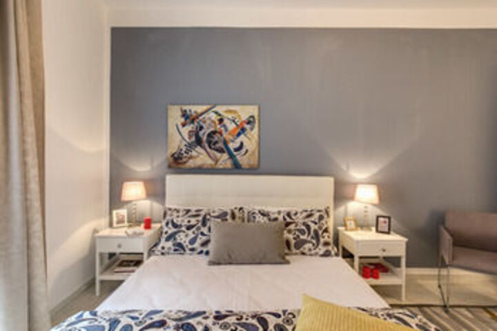 Room 8 of 19