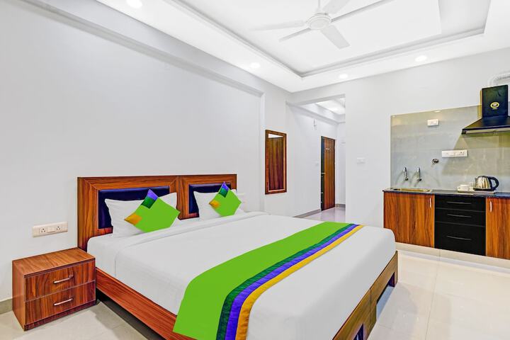 Room 14 of 25