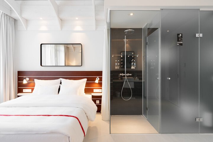 Room 7 of 82