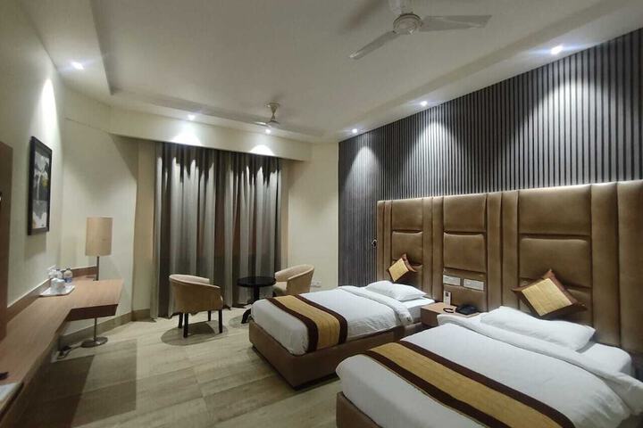 Room 16 of 49
