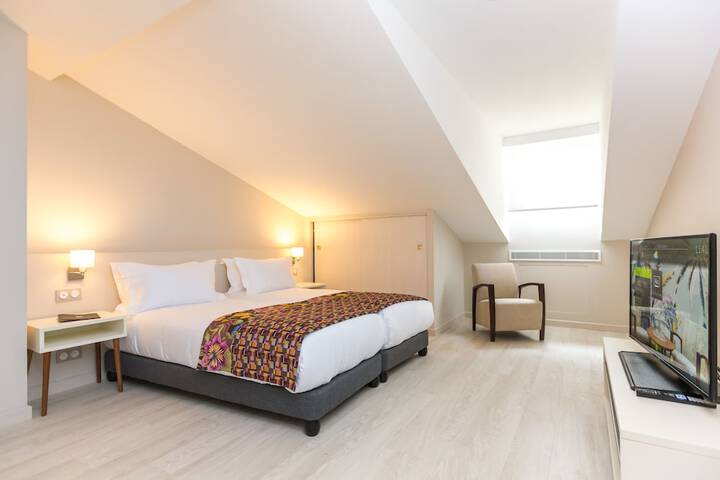 Room 16 of 62