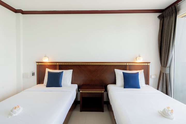 Room 27 of 54