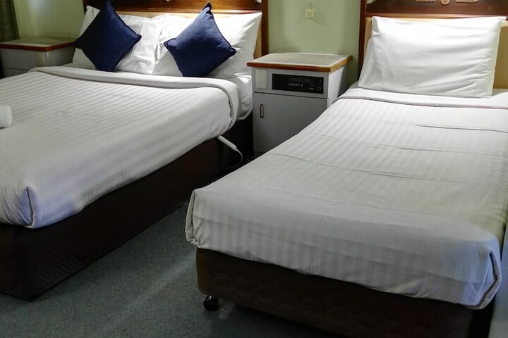Room 6 of 31
