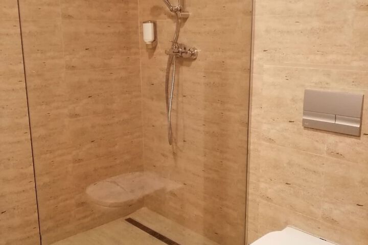Room 87 of 106