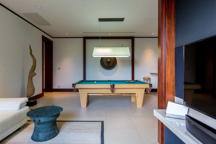 Room 28 of 35