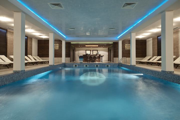 Pool 34 of 90