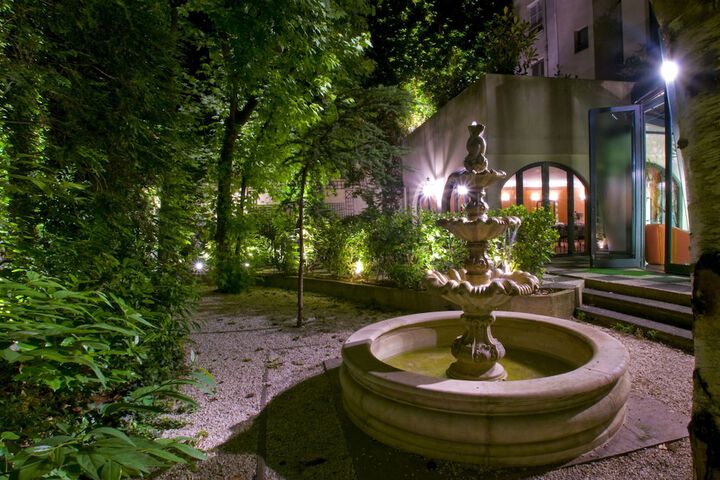 Hotel Exterior 60 of 62