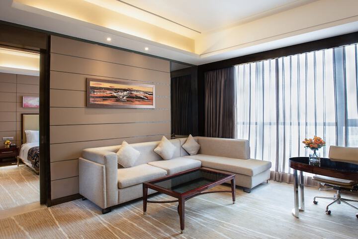 Room 10 of 95