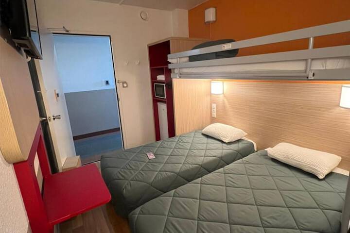 Room 8 of 64