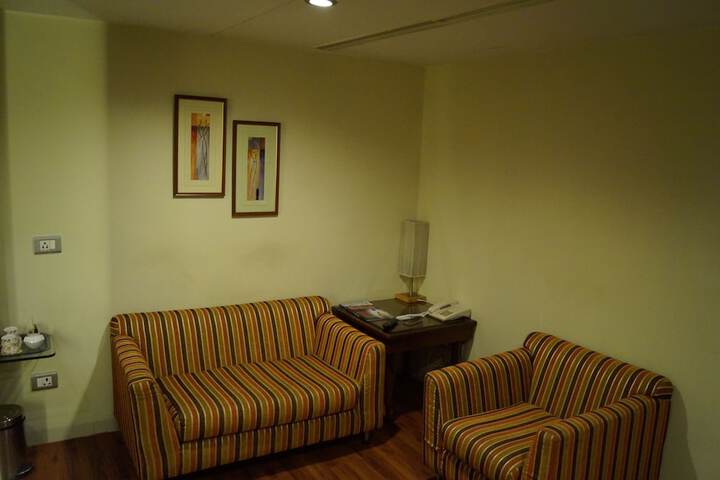 Room 30 of 76