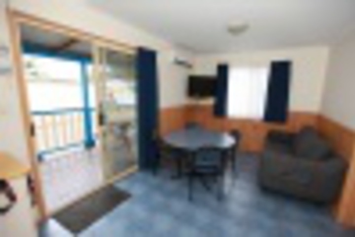 Room 52 of 324
