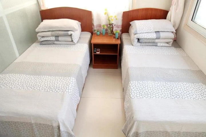 Room 3 of 8