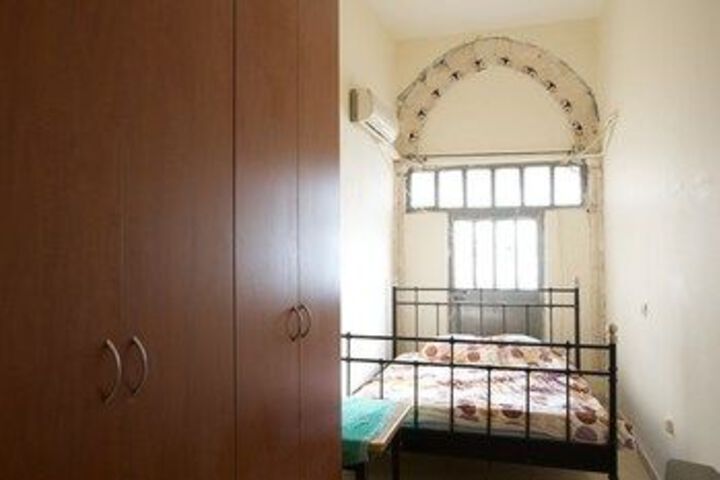 Room 18 of 42
