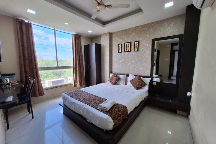 Room 19 of 32