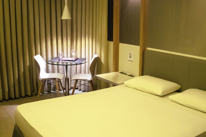Room 6 of 16