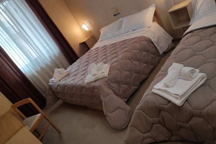 Room 5 of 17