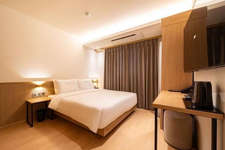 Room 6 of 59