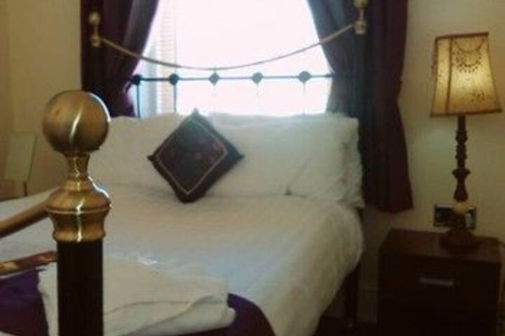 Room 32 of 51