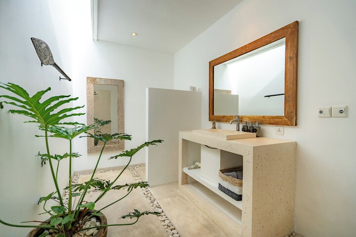 Room 19 of 28