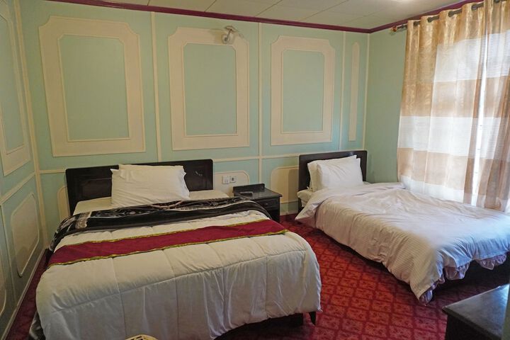 Room 6 of 67
