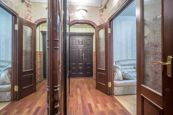 Room 8 of 17