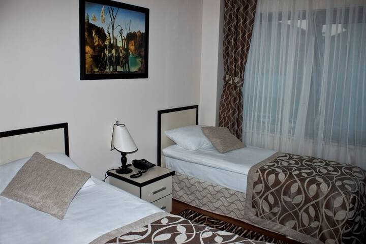Room 5 of 18