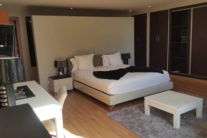 Room 5 of 37