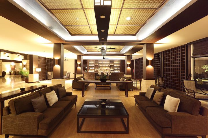 Entrance & Lobby
