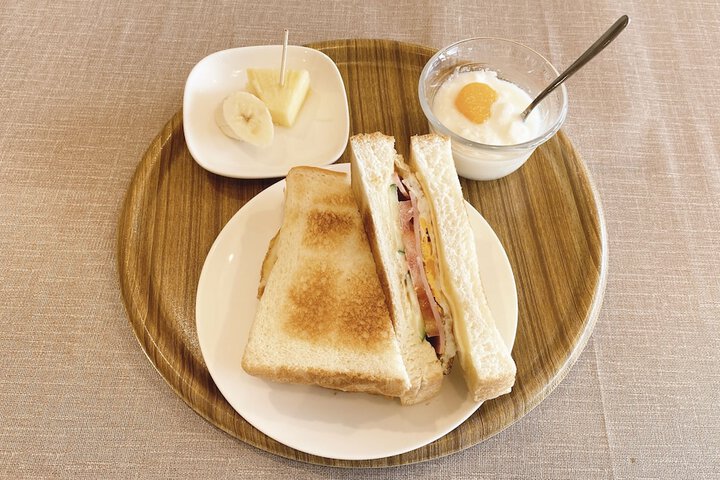 Breakfast/Coffee Service 23 of 36