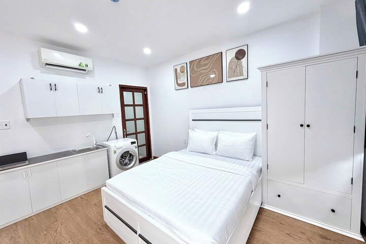 Room 4 of 14