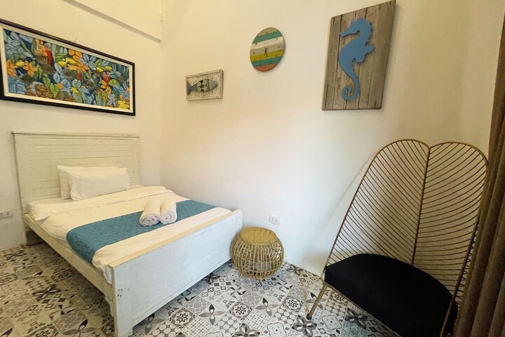 Room 21 of 106