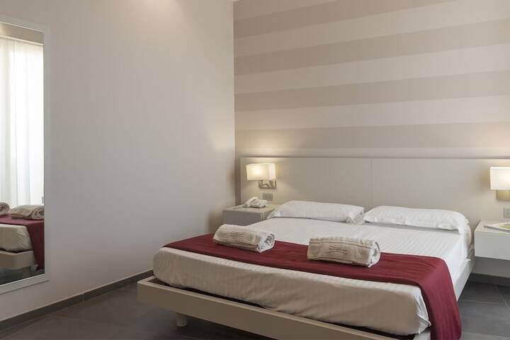 Room 30 of 90
