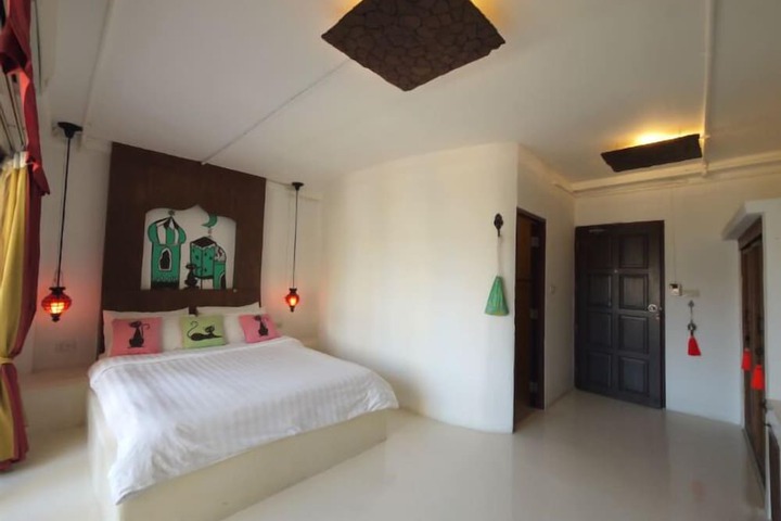 Room 6 of 34