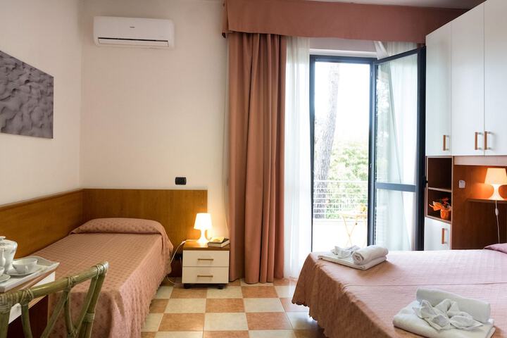 Room 4 of 30