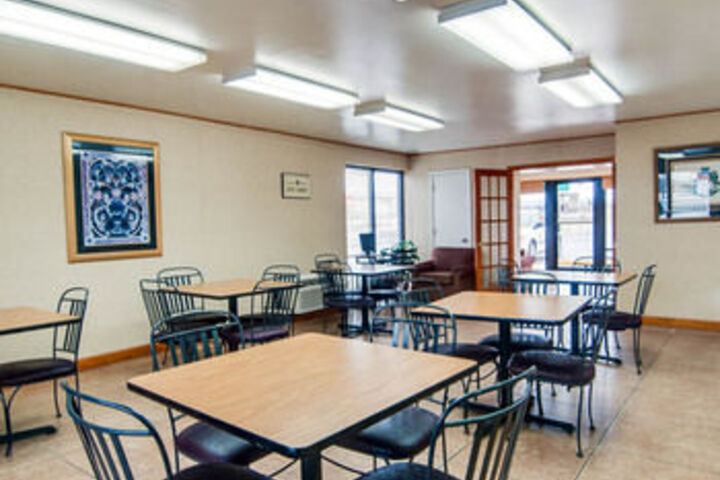 Breakfast/Coffee Service 8 of 33