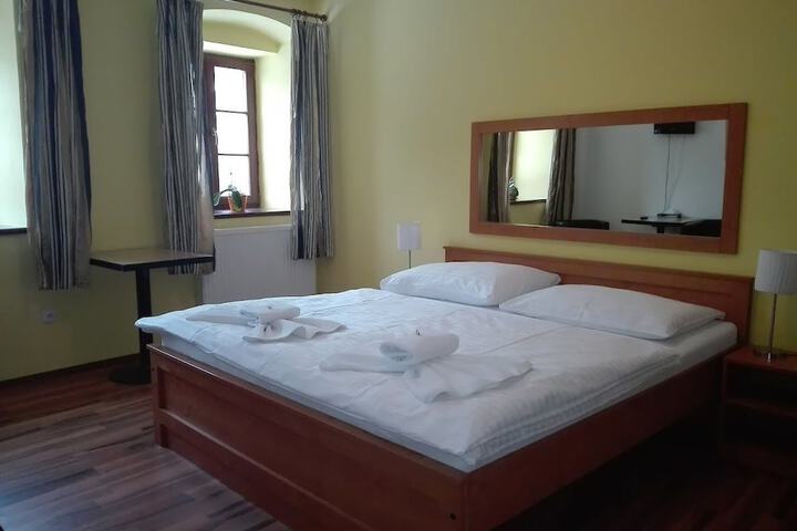 Room 15 of 17