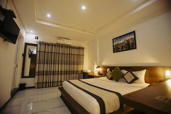 Room 3 of 44