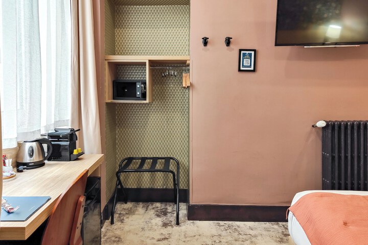 Room 43 of 122